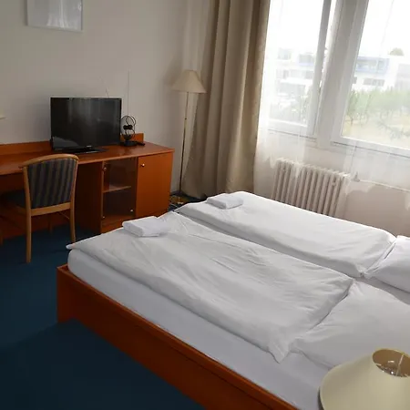 אכסניה Brno Modřice